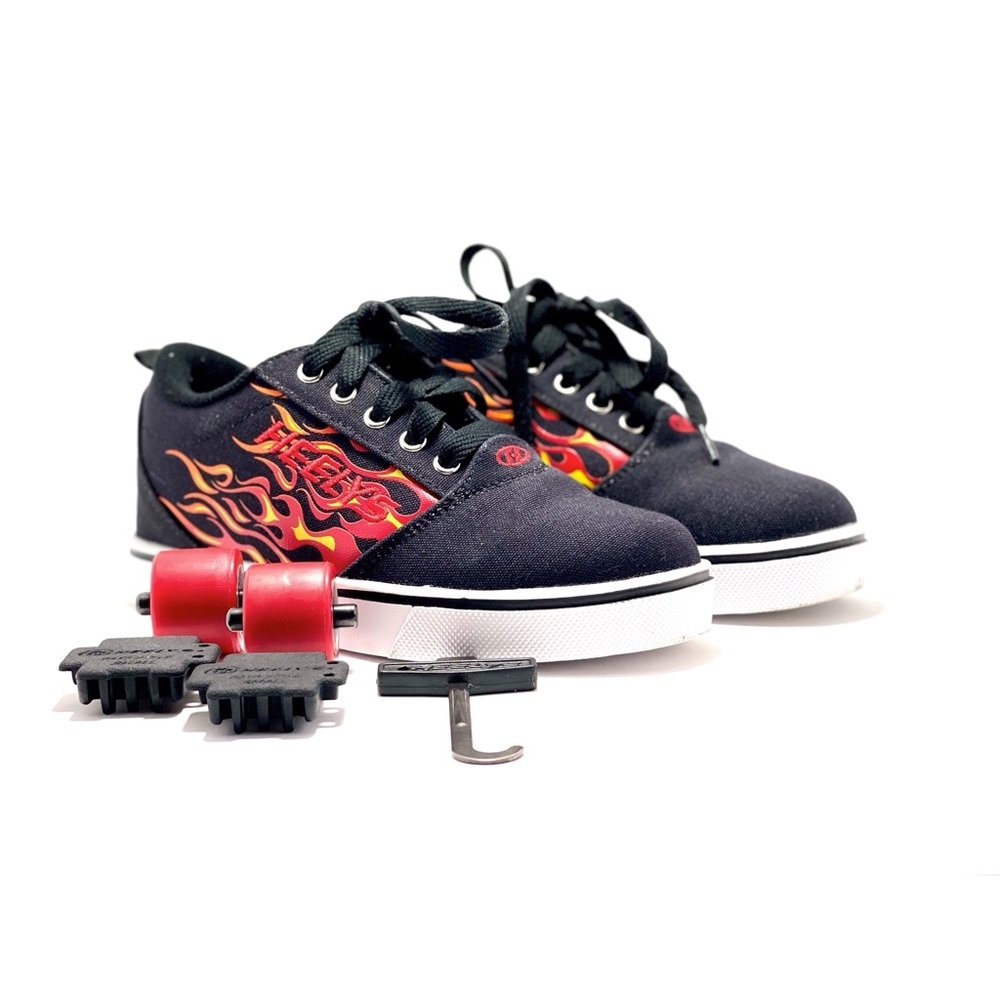 Heelys Pro 20 Skating Sneakers Kids Size 3 Youth with Cool Flame Detail - Picture 2 of 15